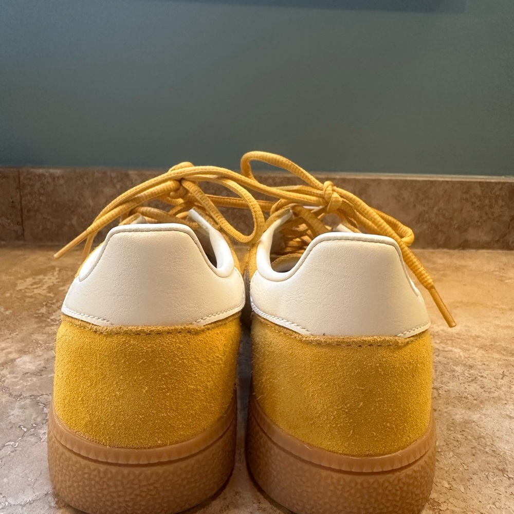 Adidas Spezial in Yellow (men’s sizing) - Picture 3 of 7